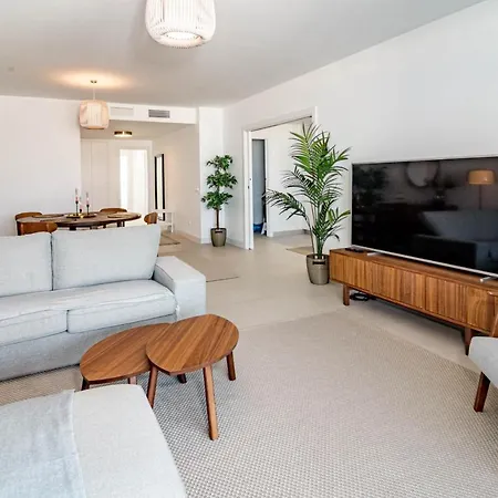 Apartment Lme101a- Lovley With Stunning Views *