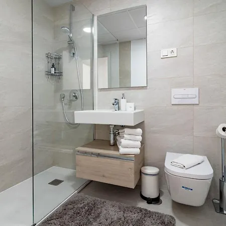Lme101a- Lovley With Stunning Views Apartment