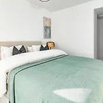 Lme101a- Lovley With Stunning Views Apartment